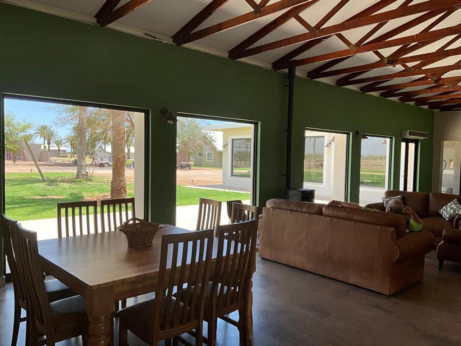 Flying Ostrich Guesthouse & Self-Catering Accommodation Mariental Exterior photo